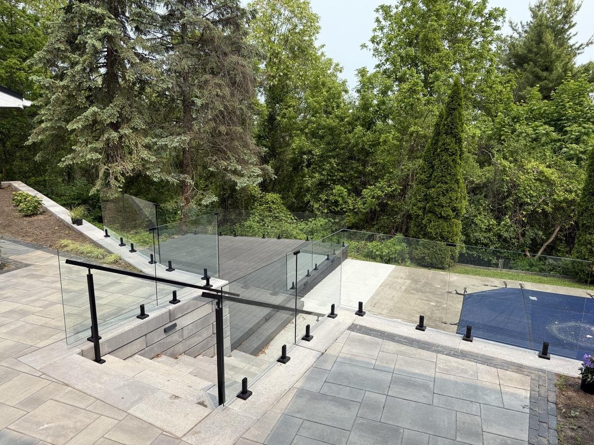 Glass railing